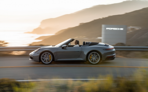 Porsche 911 Carrera S Cabriolet 2026: la promesse du top-down face à l'électrification